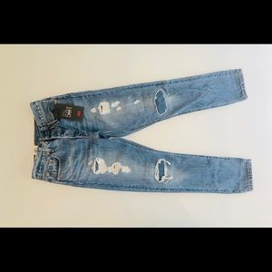 NWT, Levi’s 501 Skinny Light Wash Distressed Jeans
